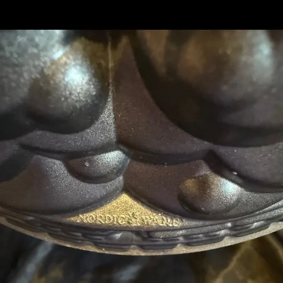 Nordic Ware Holiday Tree Bundt Pan Christmas - Picture 4 of 6